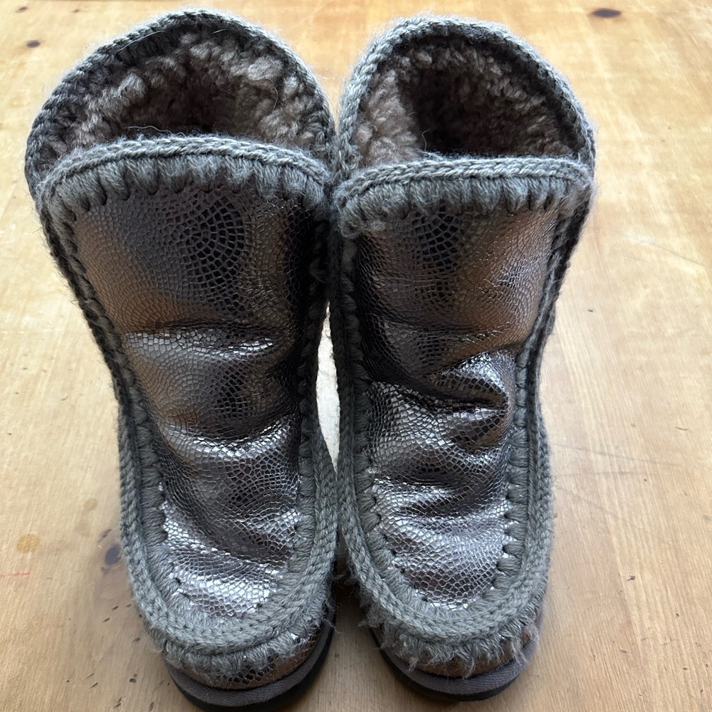 MOU metallic pewter short boot